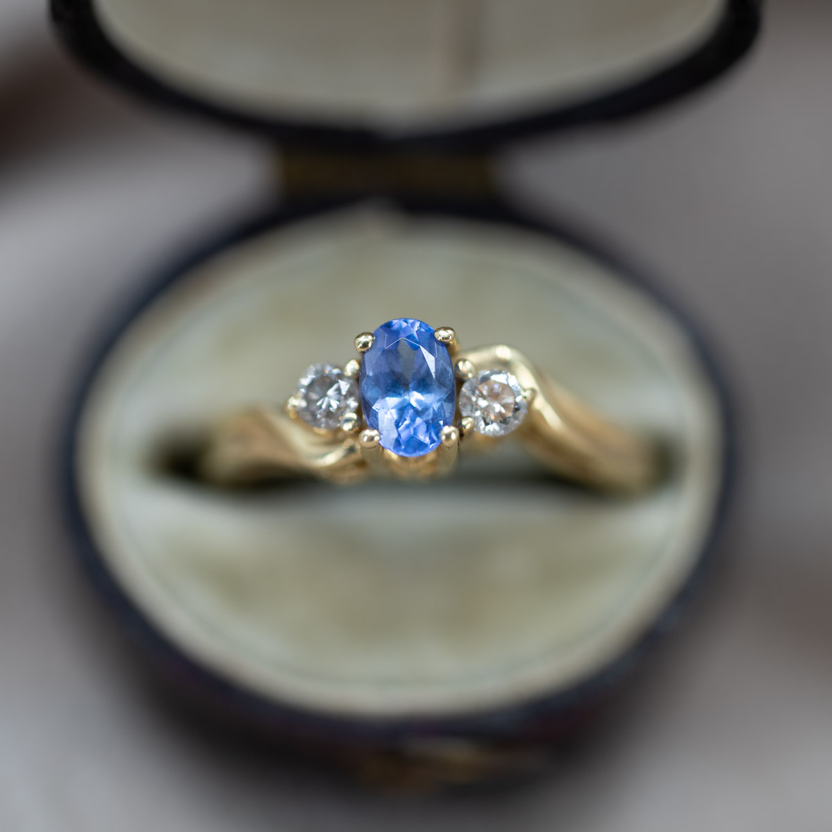 Tanzanite & Diamond Ring