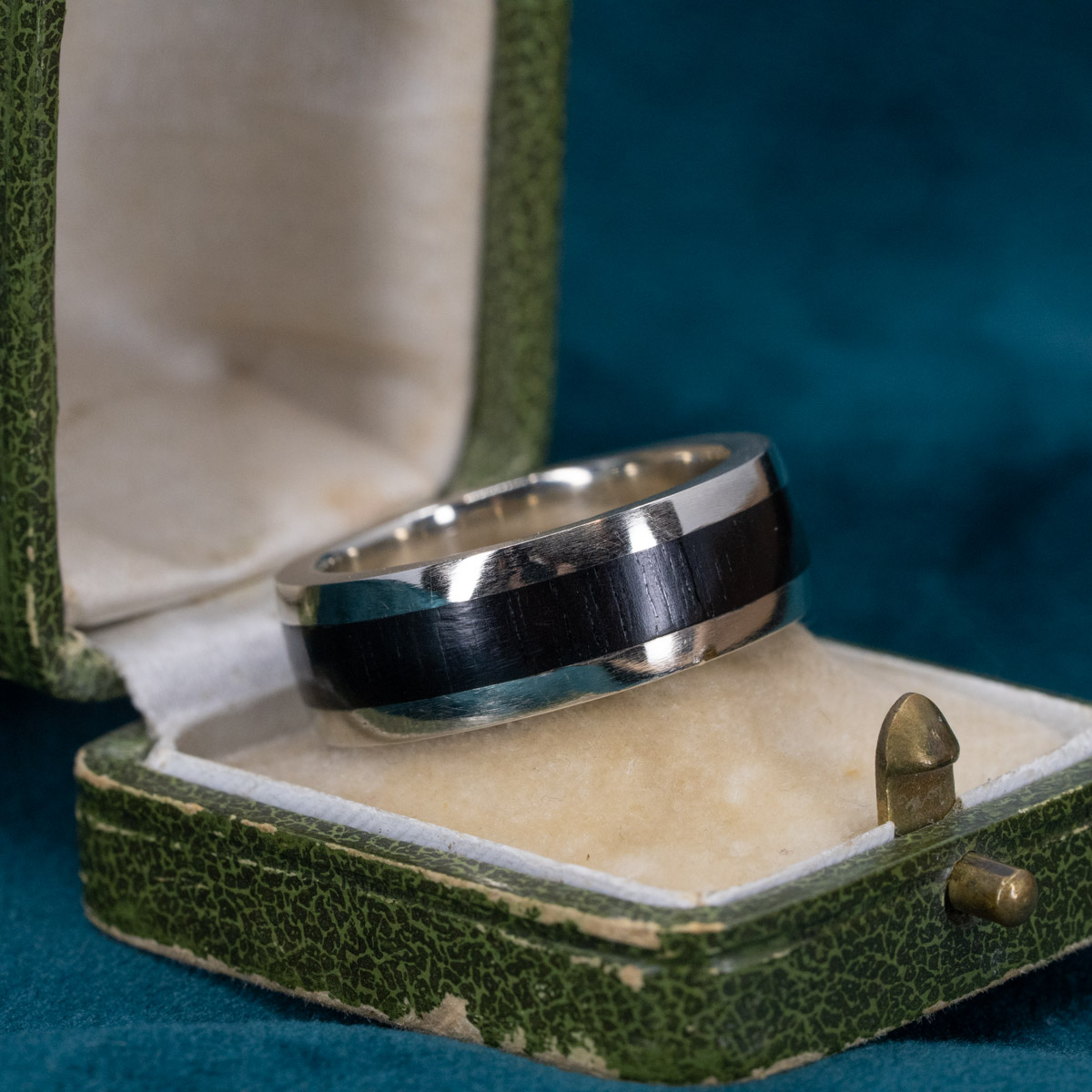 Ebony & Gold Band