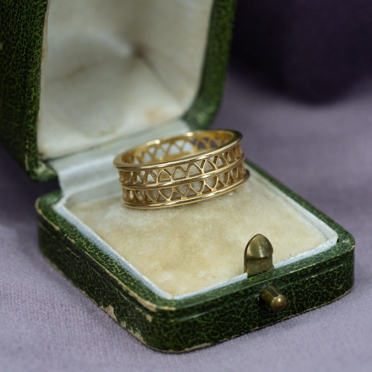 Lattice Gold Band